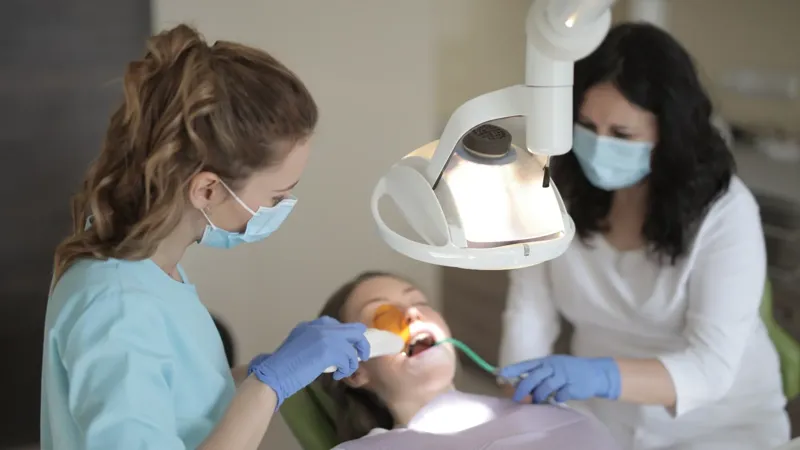 Dental Crowns abroad  – Intro Visual