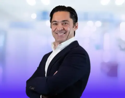 Dr. Alev Camcioglu – einer der besten -Chirurgen in Turkey