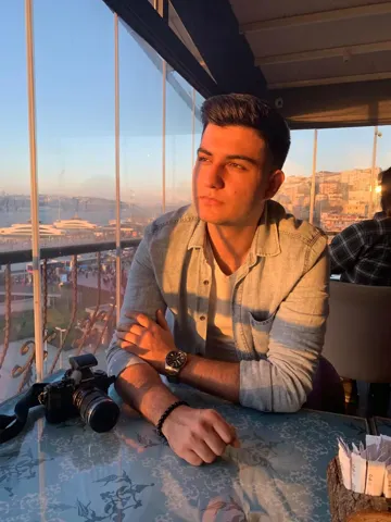 Kayra Karayazili 